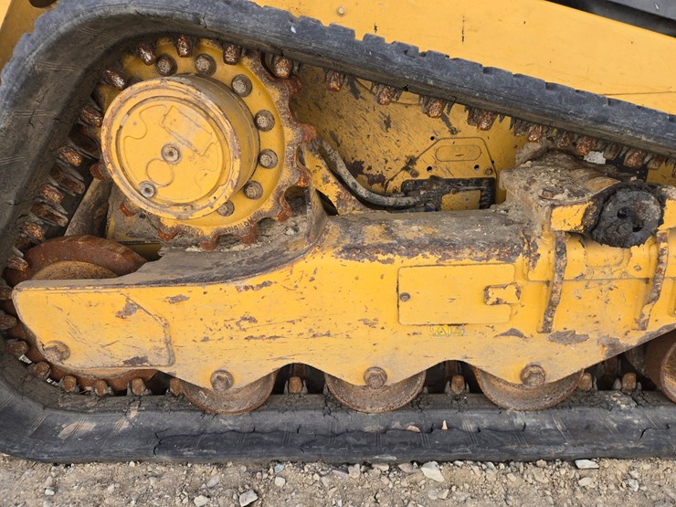2019-caterpillar-259d3-image-46