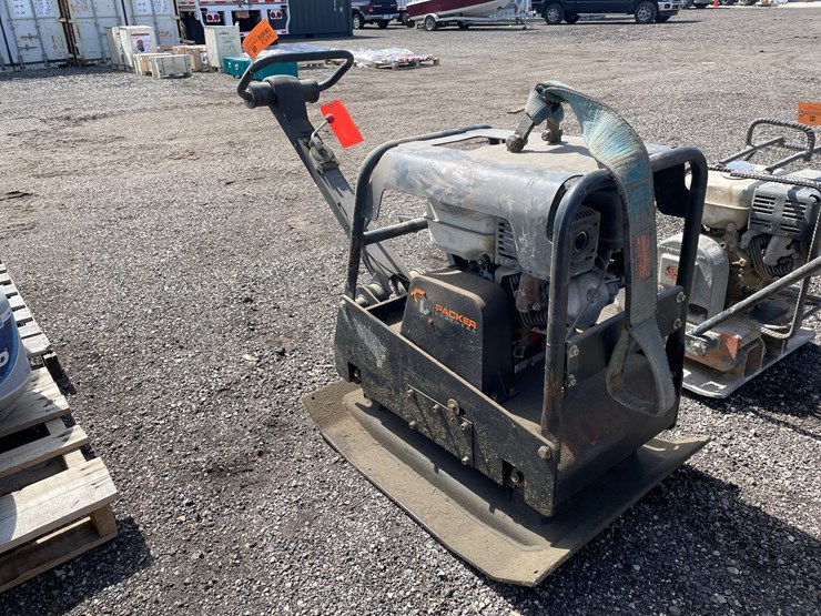 #3452-•-2016-packer-brothers-cnp330y-plate-compactor-image-2