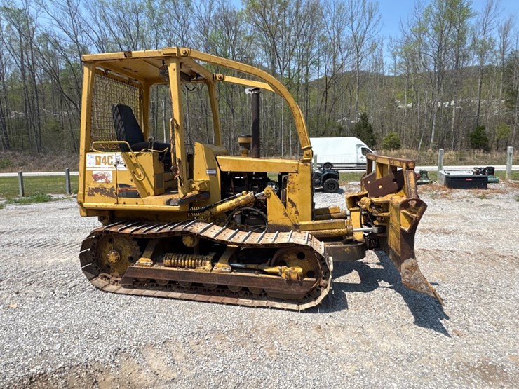 caterpillar-d4c-image-4