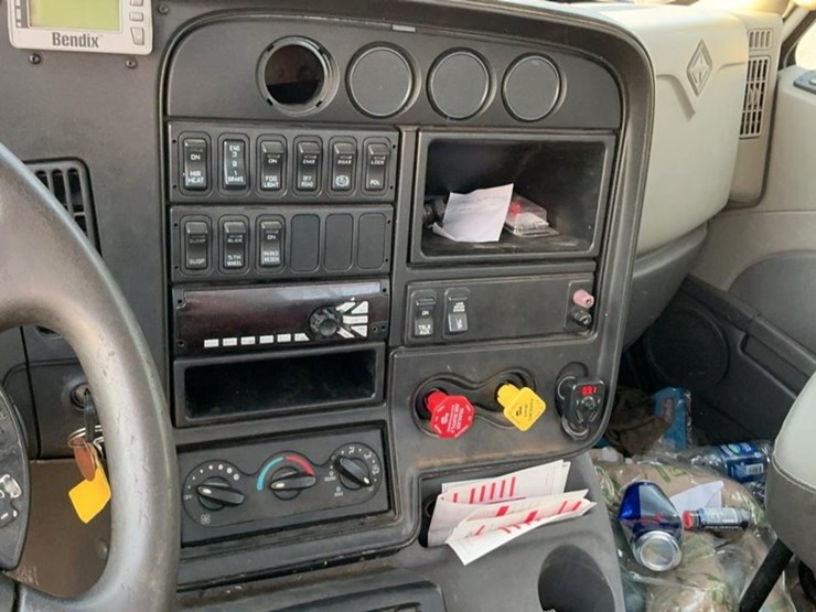 2017-international-prostar-image-28