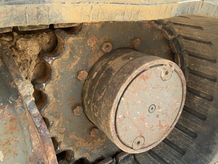 2017-takeuchi-tb240-image-50