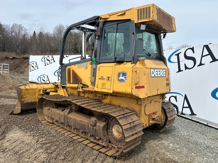 2005-deere-700j-xlt-image-3