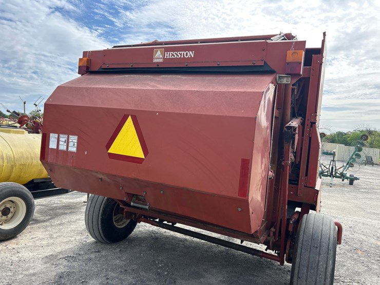 hesston-856a-image-5