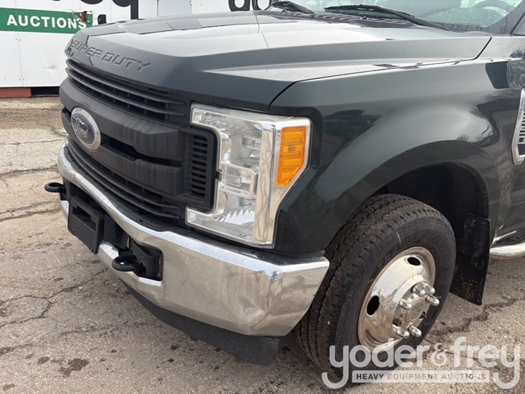 2017-ford-f350-image-8