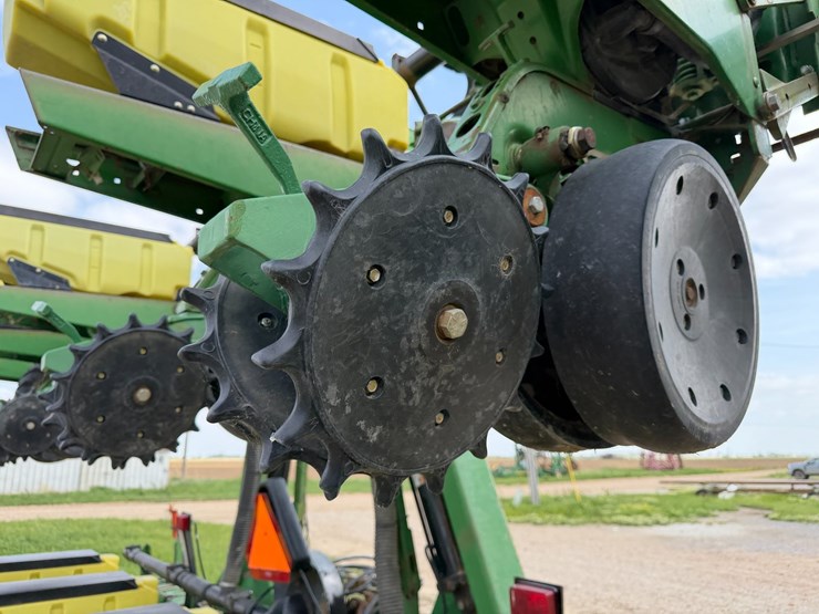 john-deere-1720-image-25