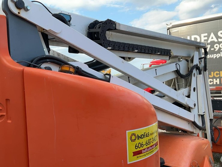 #304-•-2019-snorkel-46'-4wd-articulating-boom-lift-#2-image-15