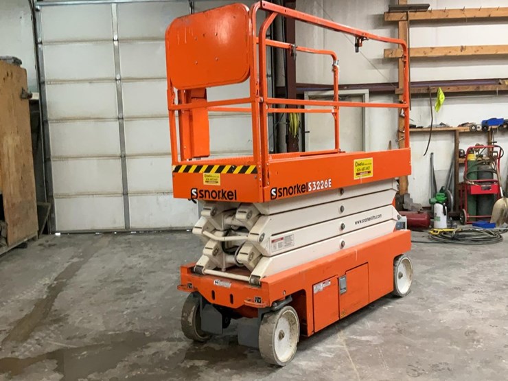 #403-•-2017-snorkel-26'-scissor-lift-image-1