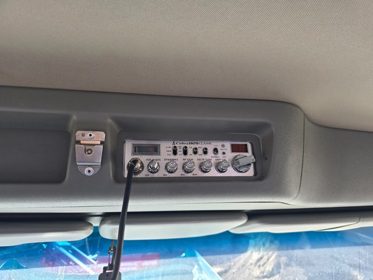 2019-peterbilt-567-image-78