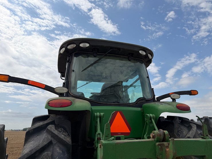 2012-john-deere-8235r-image-25