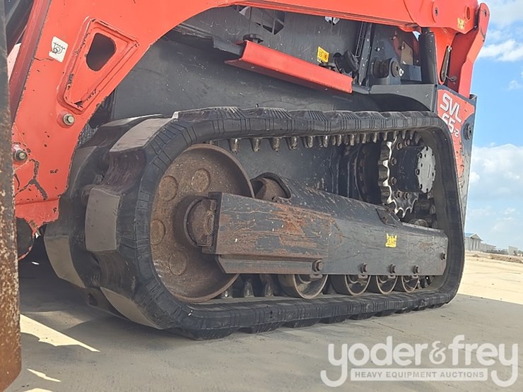 2020-kubota-svl65-2-image-18