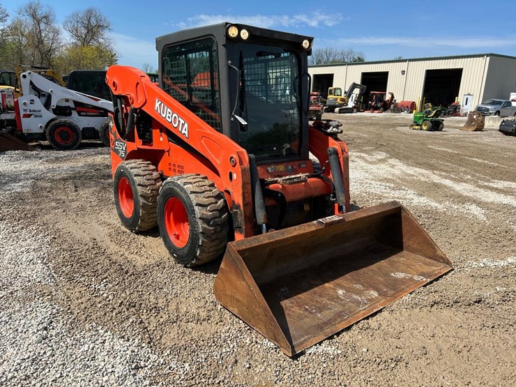 2017-kubota-ssv75-image-6
