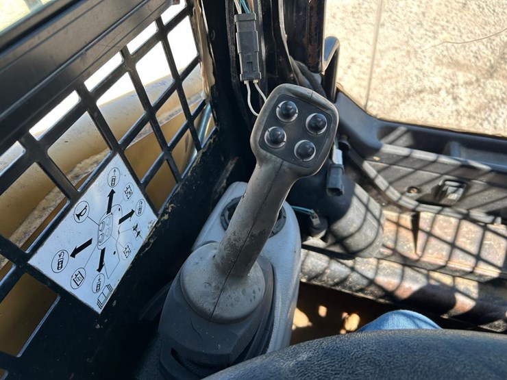 caterpillar-267b-image-26