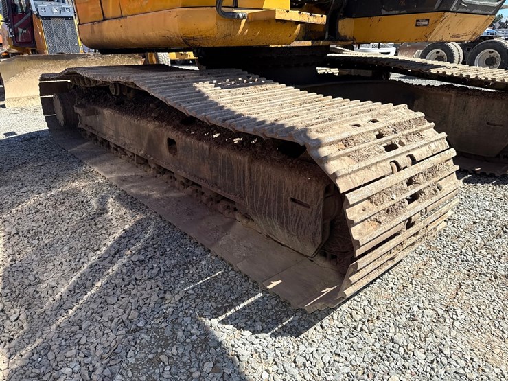 2009-deere-225-lc-image-75