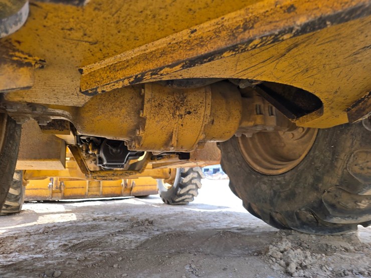 2005-caterpillar-420d-image-43