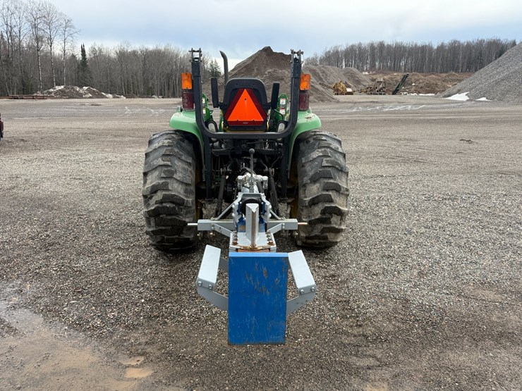 john-deere-4120-image-4