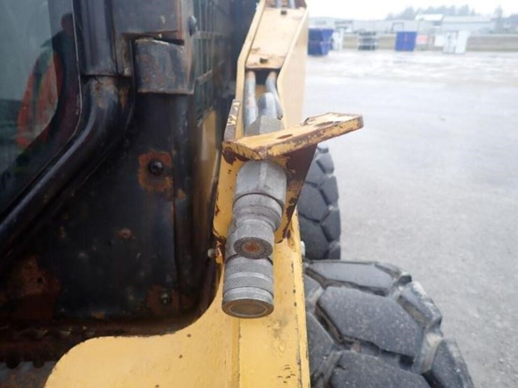 2010-caterpillar-232b-image-43