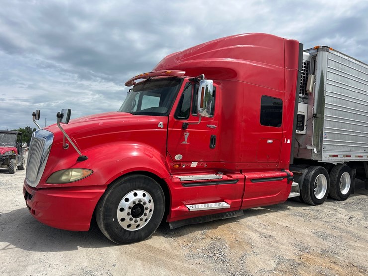 2011-international-prostar-image-1