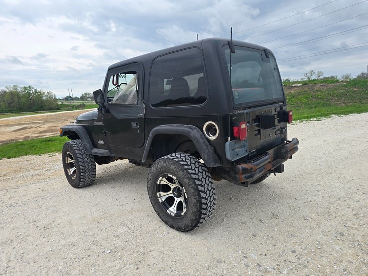 1997-jeep-wrangler-image-7