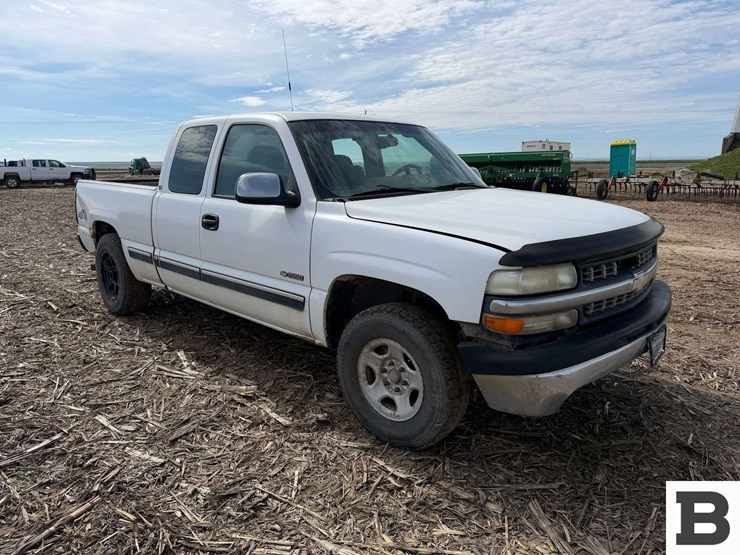 2002-chevrolet-silverado-1500-image-8