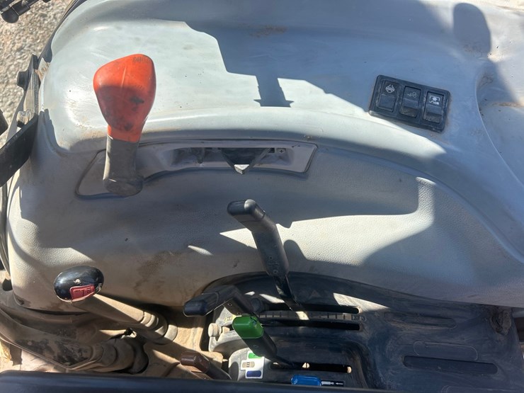 new-holland-t5070-image-47