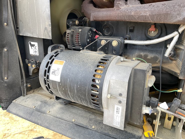 2016-jlg-400s-image-56