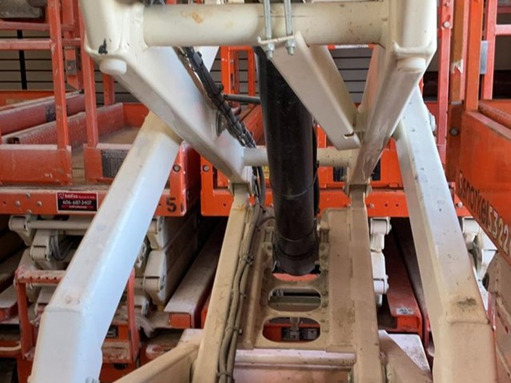 #408-•-2017-snorkel-19'-scissor-lift-image-8