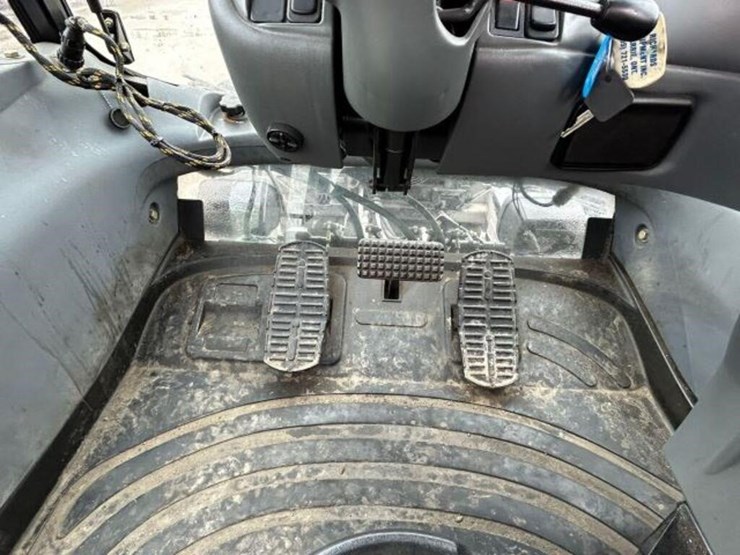 new-holland-tv6070-image-22