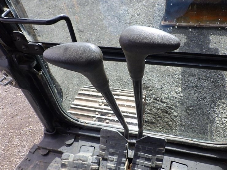 2014-case-cx145c-image-36