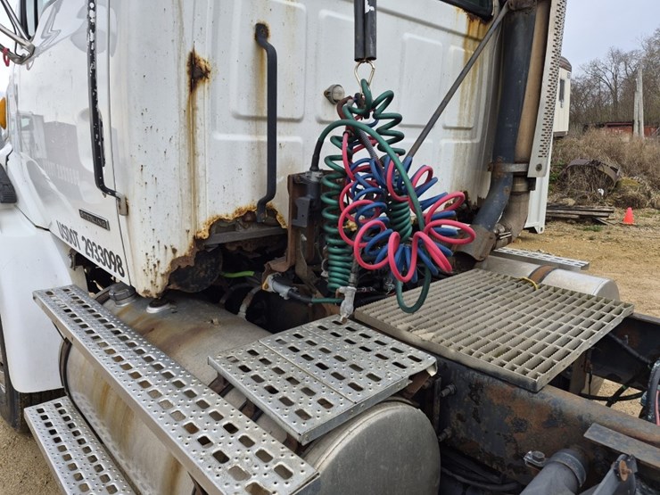 2000-caterpillar-c12-image-11