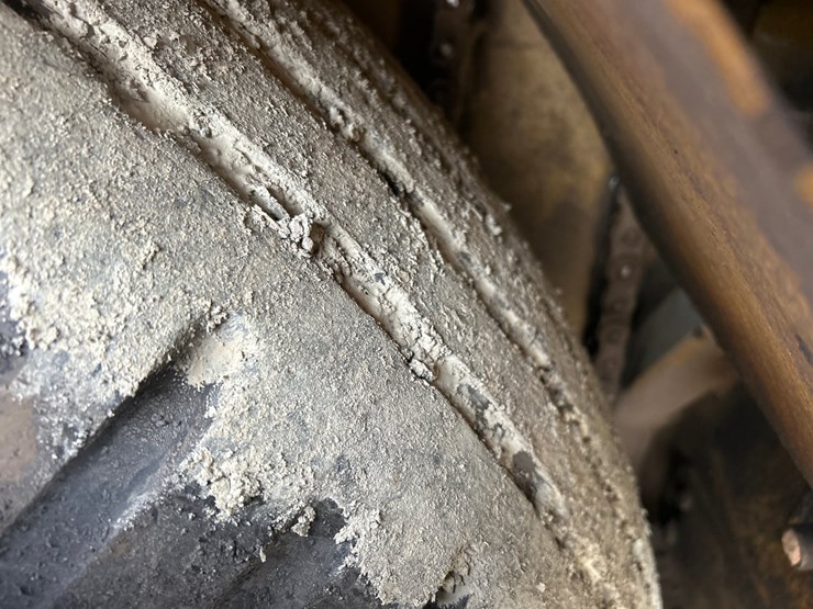 caterpillar-ap-600d-image-58