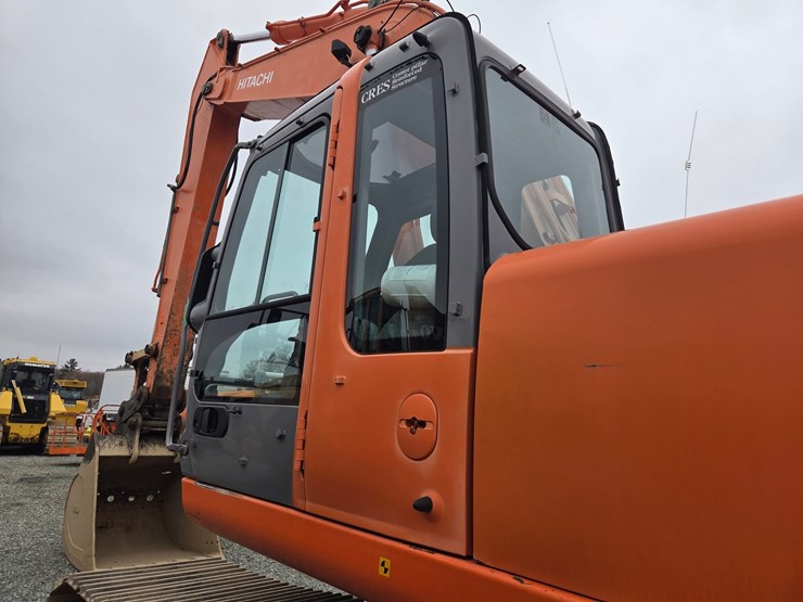 hitachi-zx330-lc-image-50