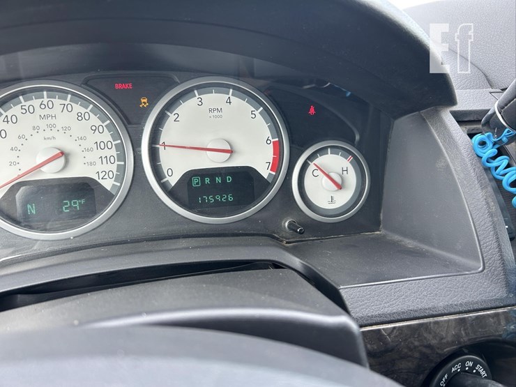 2010-dodge-grand-caravan-sxt-image-26