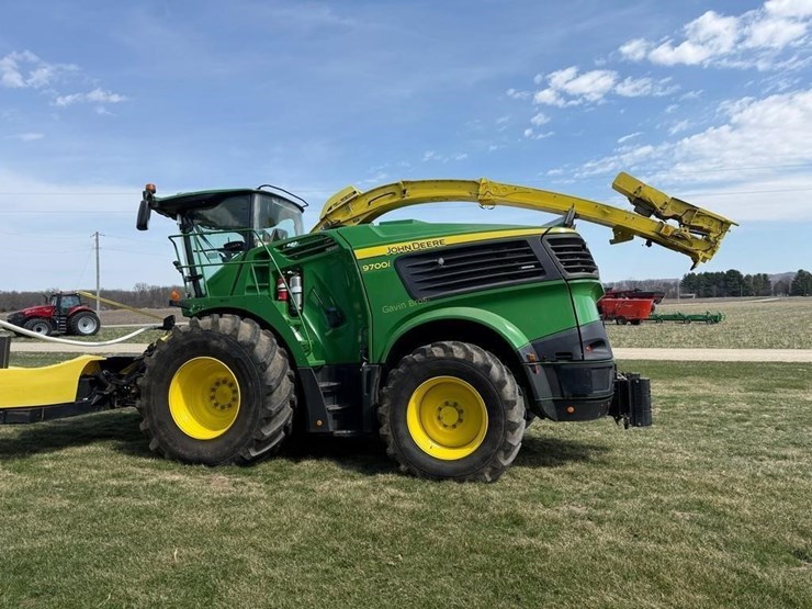 2019-john-deere-9700i-image-9
