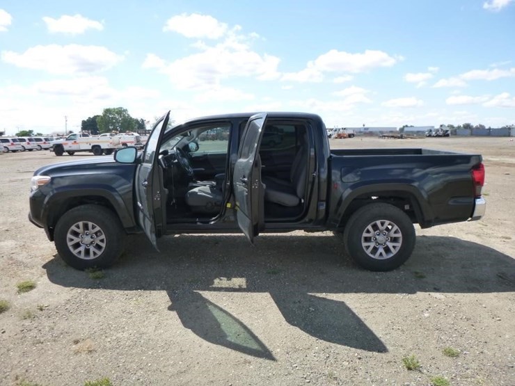 2018-toyota-tacoma-image-6