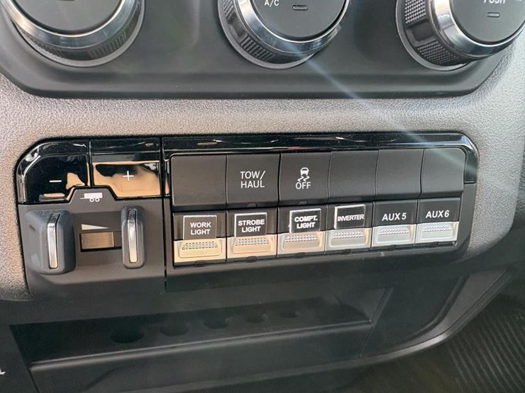 2024-dodge-2500-image-22