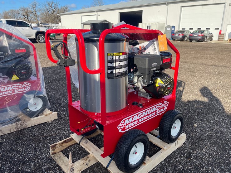 #3087-•-2026-magnum-4000-hot-water-pressure-washer-image-3