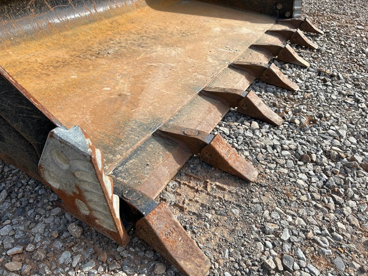 2023-kubota-svl65-2-image-11