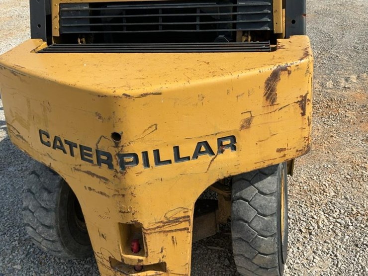 1976-caterpillar-v80c-image-30