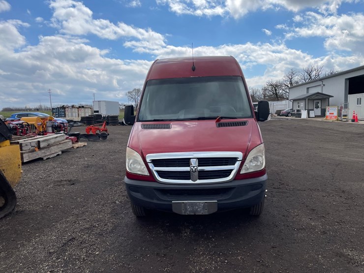 2008-dodge-3500-image-2