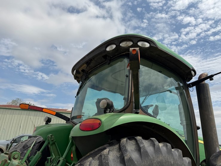 2010-john-deere-8270r-image-47