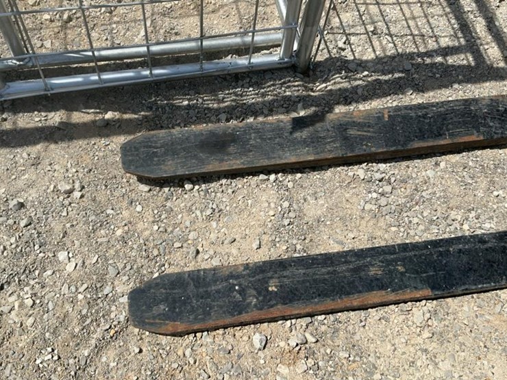 #179-•-hydraulic-forks-image-10