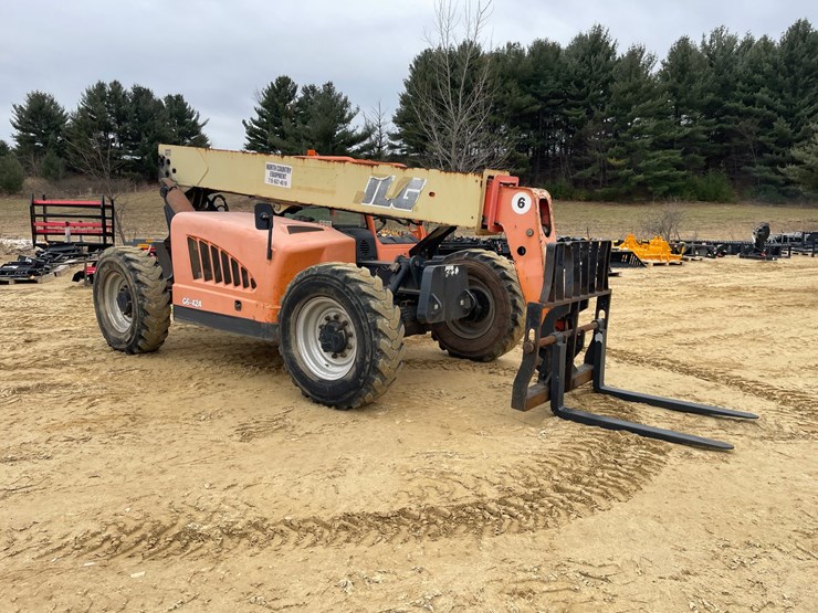 2012-jlg-g6-42a-image-3