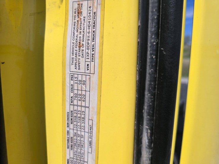 2017-peterbilt-579-image-42