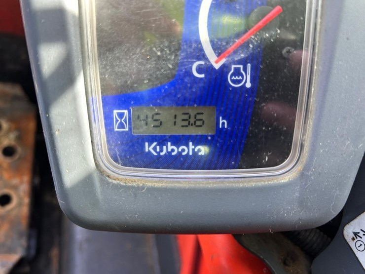 2017-kubota-ssv75-image-19