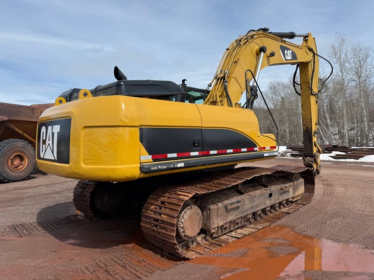 caterpillar-330d-image-5