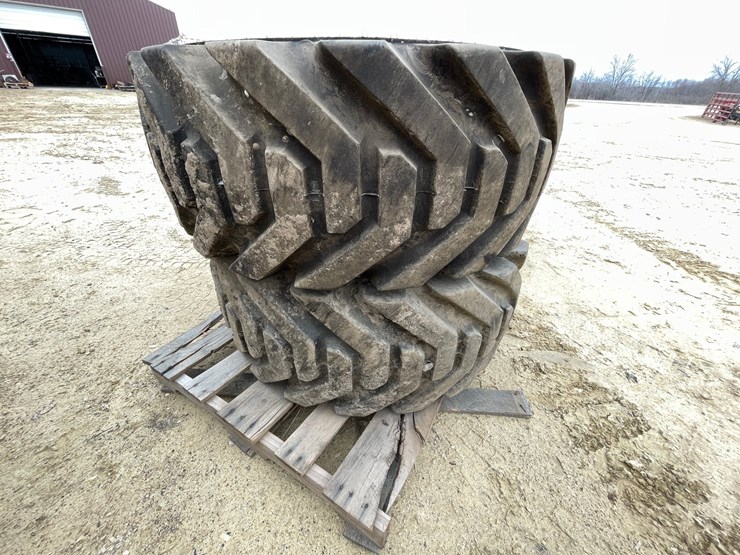 #7540-•-set-of-(4)-outrigger-brand-boom-lift-tires-on-rims-image-4