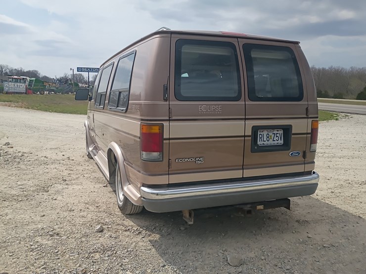 1992-ford-e150-image-6