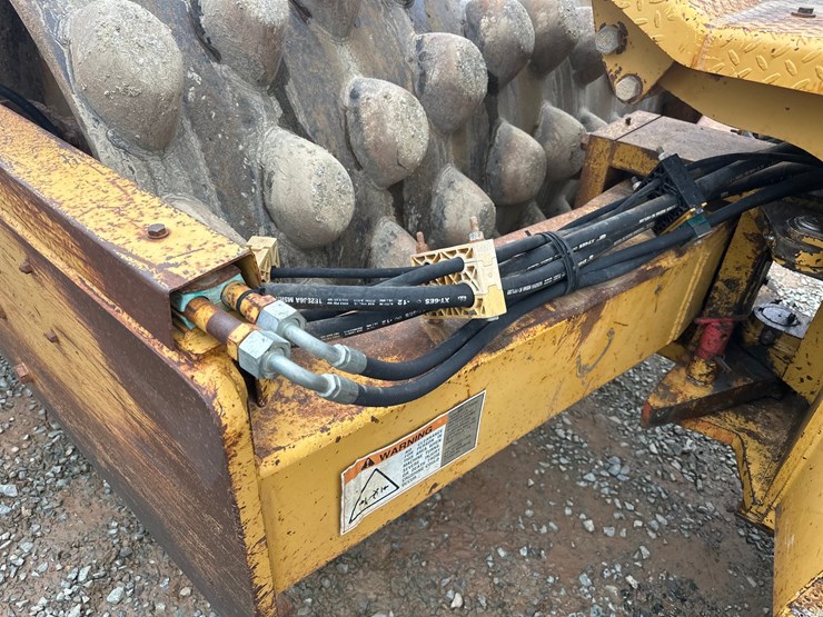 caterpillar-cp-563c-image-23