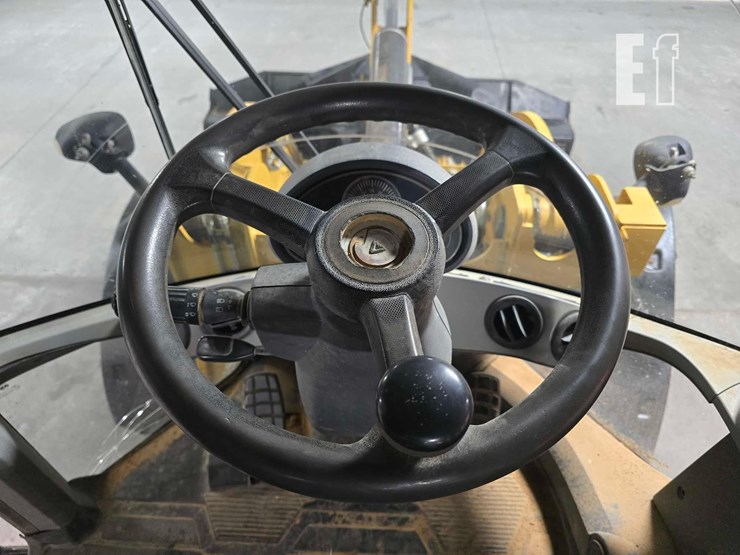 2014-caterpillar-924k-image-15