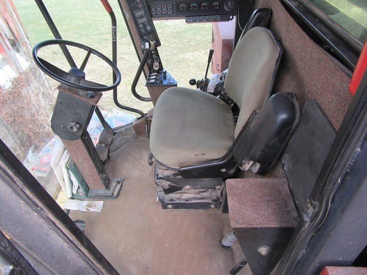 new-holland-tr96-image-40